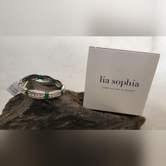 NWT Lia Sophia Green cut crystal bracelet - Picture 2 of 7